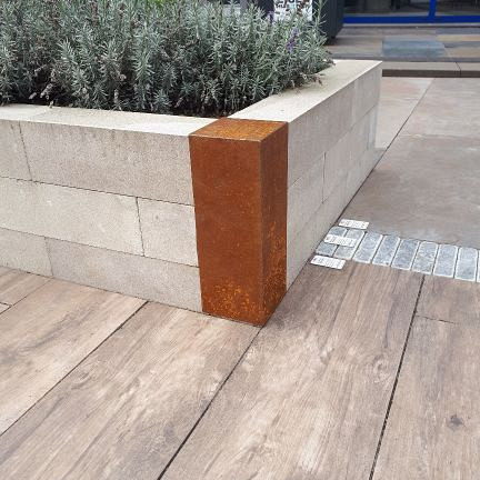 Stapelblok afdekker hoekstuk 15x15x43 cm Corten